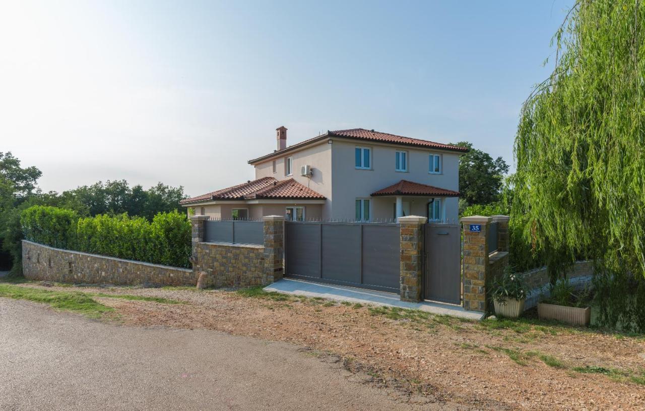 Villa Buroli With Pool, Sauna And Jacuzzi Eksteriør bilde