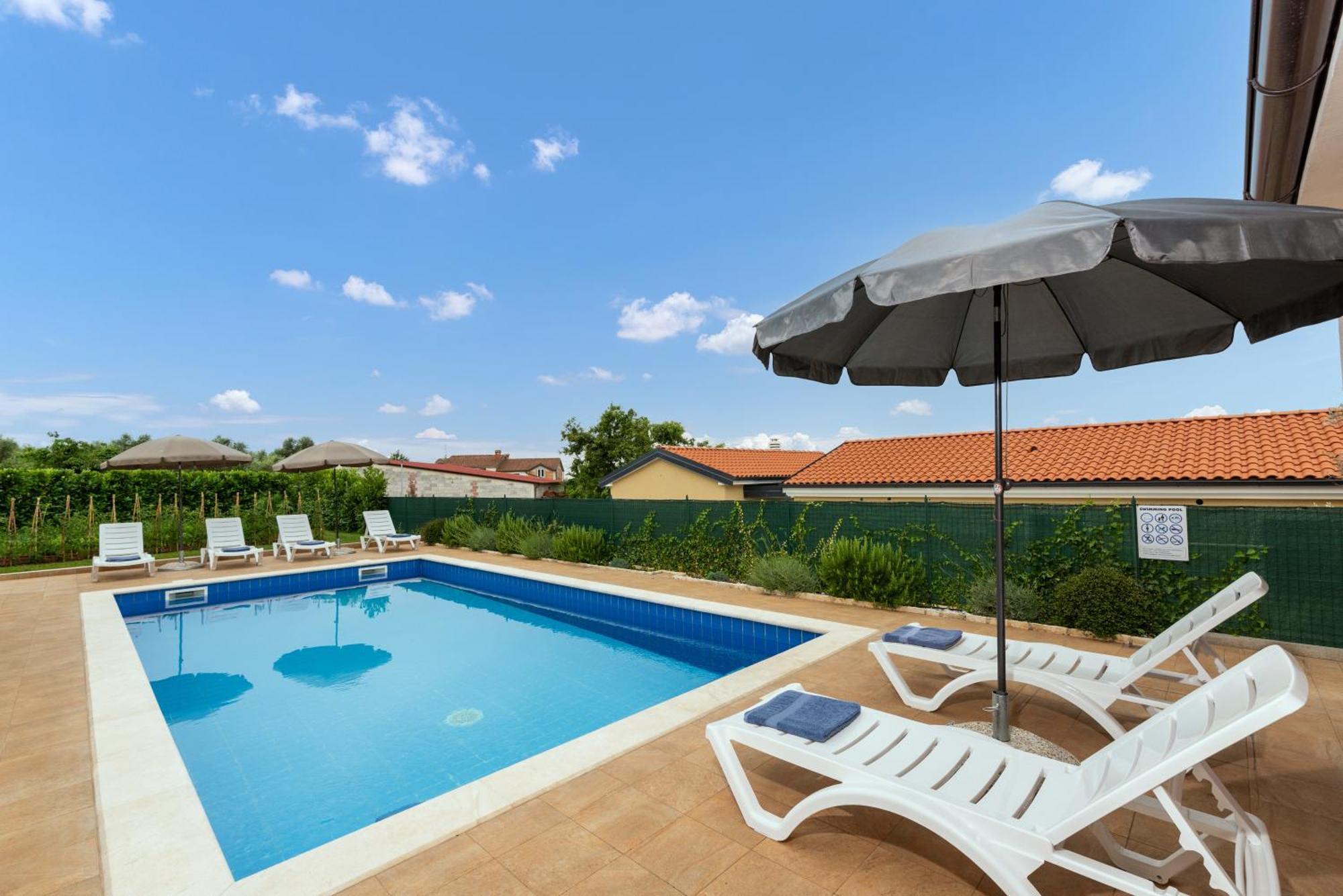 Villa Buroli With Pool, Sauna And Jacuzzi Eksteriør bilde