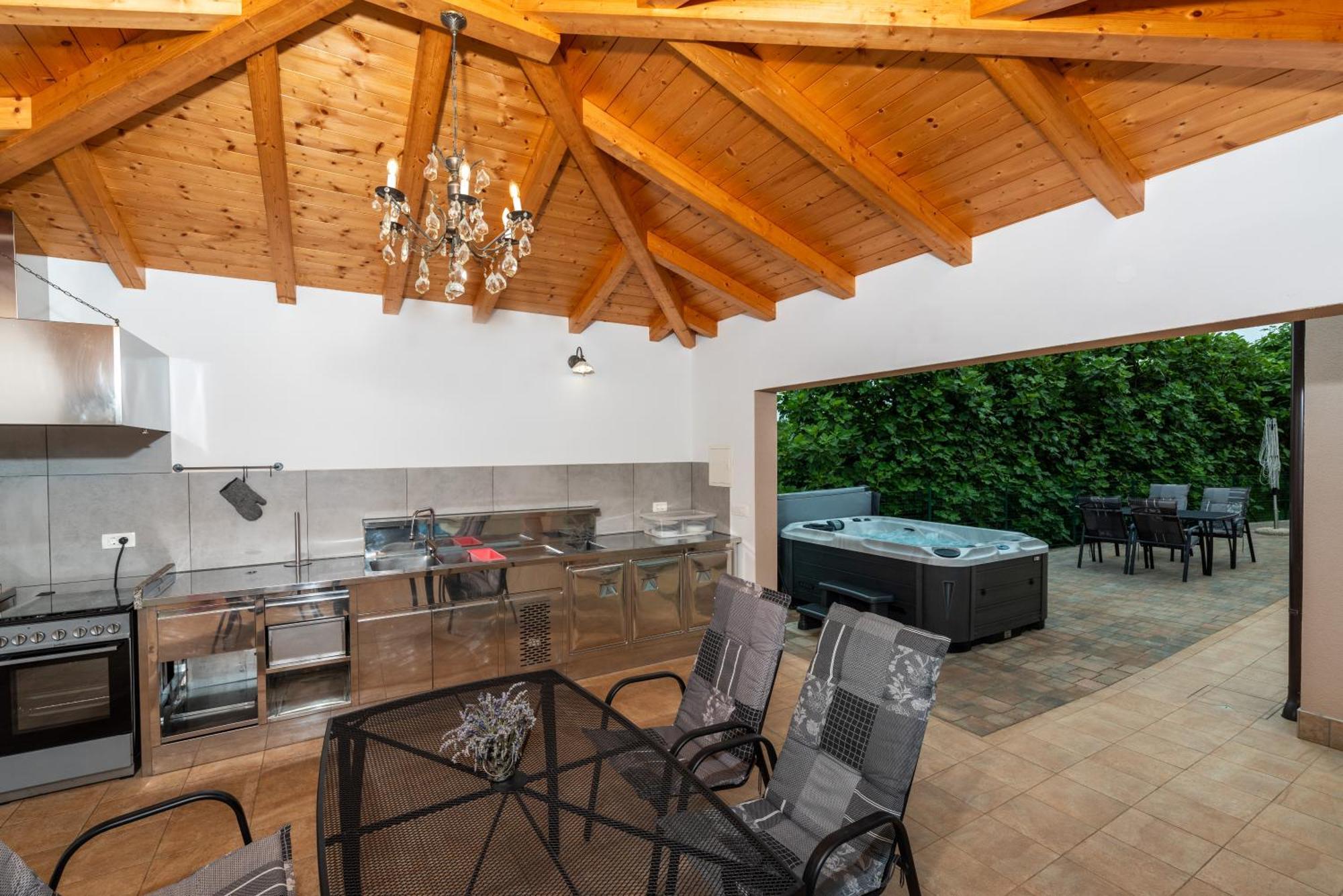Villa Buroli With Pool, Sauna And Jacuzzi Eksteriør bilde